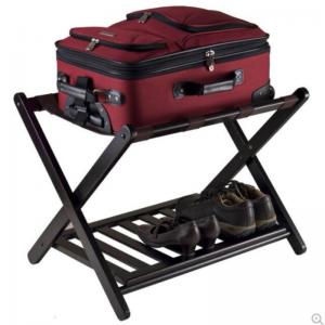 portaequipajes de madera con estante