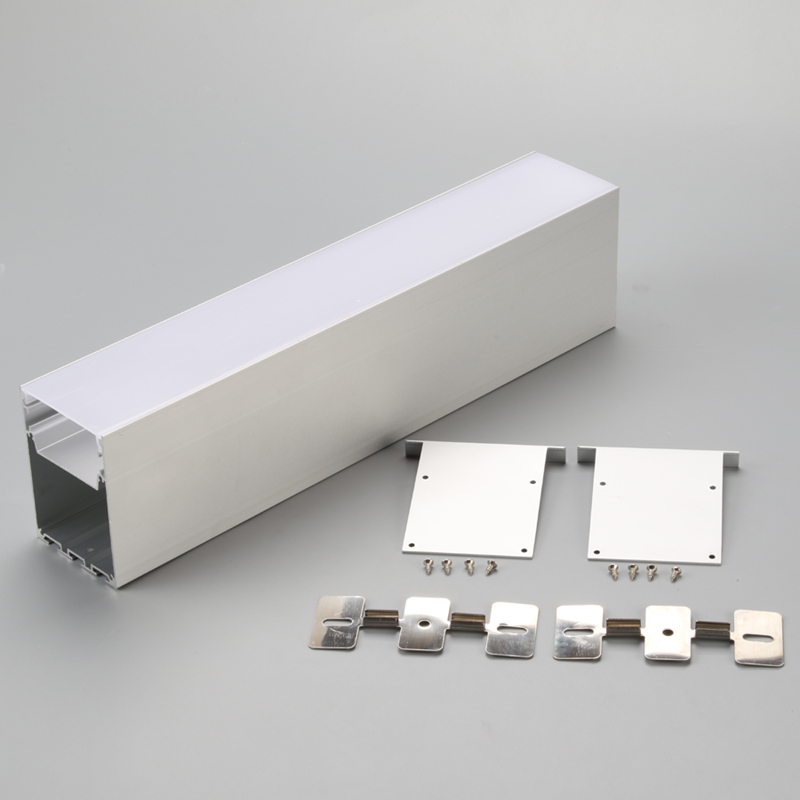 Perfil de aluminio con iluminación LED. Perfiles de extrusión huecos para aplicación de tiras de LED.
