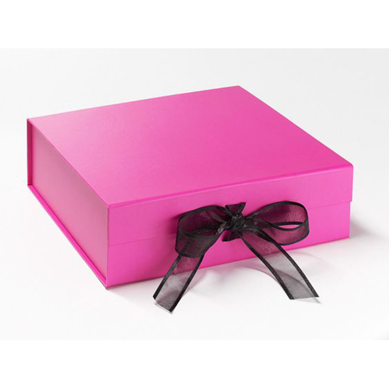 Caja de regalo de papel de cartón de empaquetado de ropa magnífica directa de fábrica con logotipo personalizado