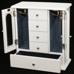 Joyero de madera tradicional