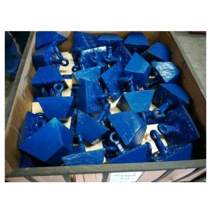 Ancla de la pirámide del molde pintada