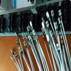 Adhesivo UV universal para la industria electrónica TB-0526