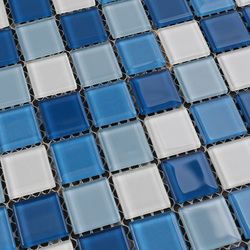 Precio competitivo cristalino Mosaico de cristal barato piscina azulejo azul