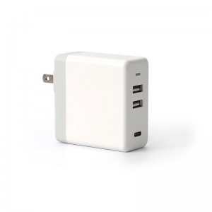 KPS-8407LC typec PD + Dos puertos USB Adaptador de CA (enchufe de EE.UU. / UE)