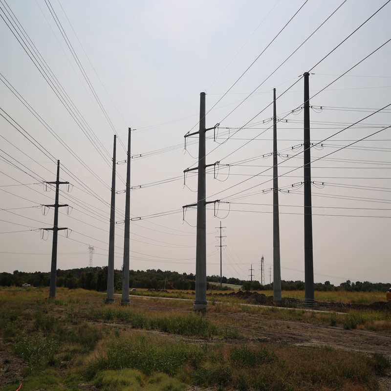 Torre de línea de transmisión de energía eléctrica