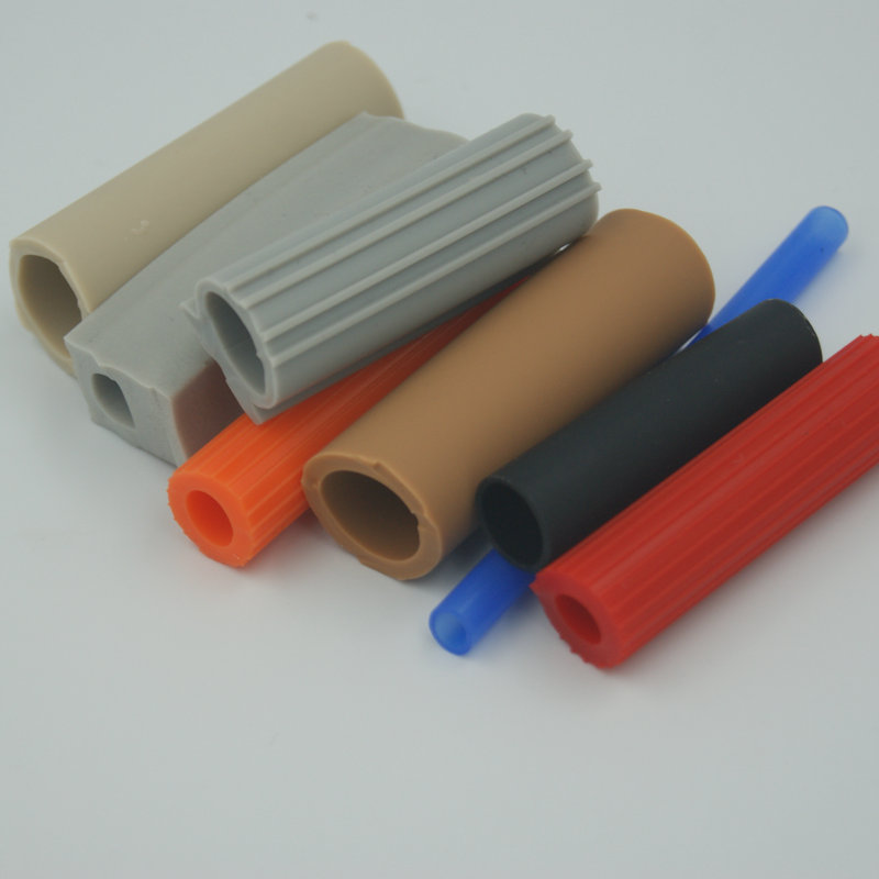 Piezas de goma del tubo de goma de silicona del grado industrial del molde de encargo para la maquinaria