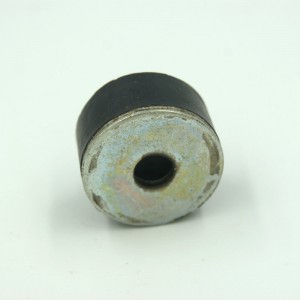 Buje de caucho natural para sistema de suspensión de camiones.