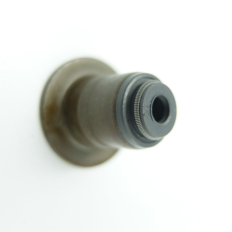 Válvula de goma del sello de aceite del vástago de la válvula de la válvula de viton de la caja metálica para los motores de Xichai 81D