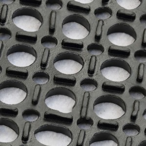 Estera de goma de drenaje SBR de goma entrelazada para estaciones de esquí y playdround