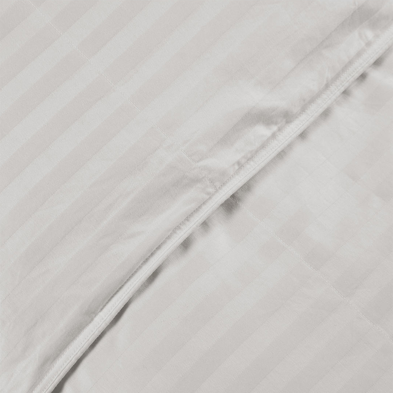 Edredón de pato blanco 90% abajo con tela de rayas de damasco de 1 cm