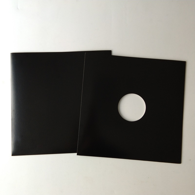 12 cubiertas de registro de cartón de color negro con agujero
