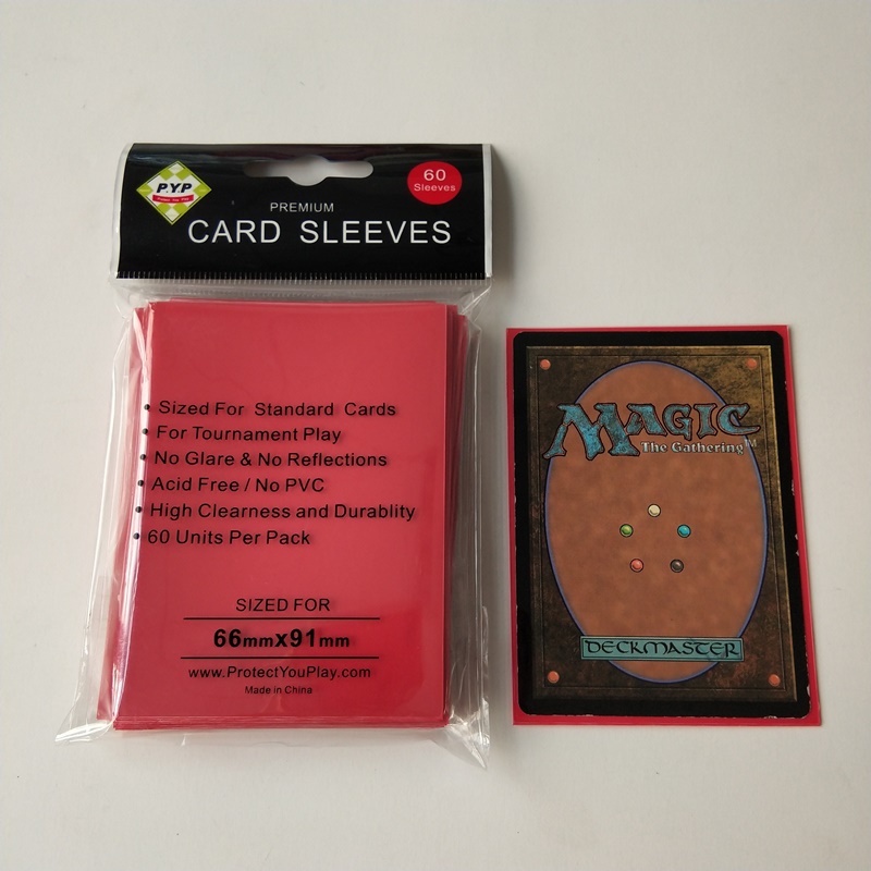 Protectores de cubierta de tarjeta de juego MTG / Pokemon de tamaño estándar de 66x91 mm en rojo sólido