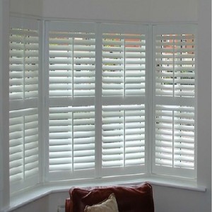 persianas y componentes de pvc hacen ventanas