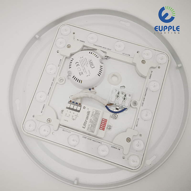 Ventas calientes 5.8G Luz de sensor de movimiento ajustable interior lámpara de techo moderna ultradelgada 5cm ultradelgada
