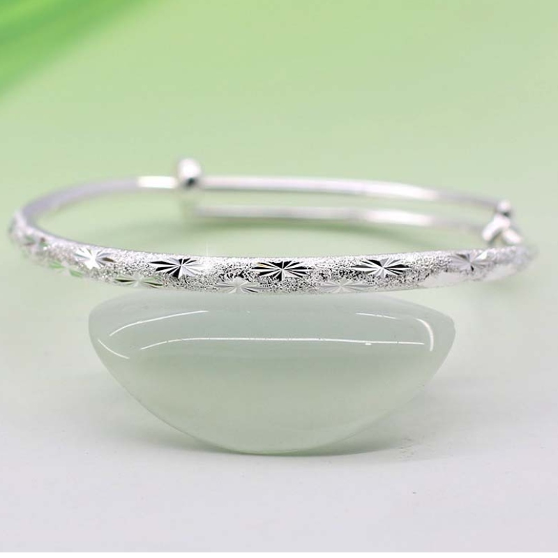 999 Pulsera de plata Estrella llena Estilo femenino Simple Tubo redondo Pulsera de mano pulida