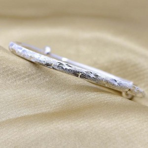 999 Pulsera de plata Estrella llena Estilo femenino Simple Tubo redondo Pulsera de mano pulida