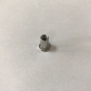 tuerca de remache cabeza plana