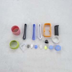 Pieza y tapa de silicona.