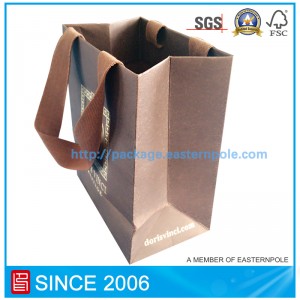 Bolso shopping de lujo con asa encolada.