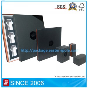 Caja de papel para cosméticos hecha a mano con inserto de cartón.