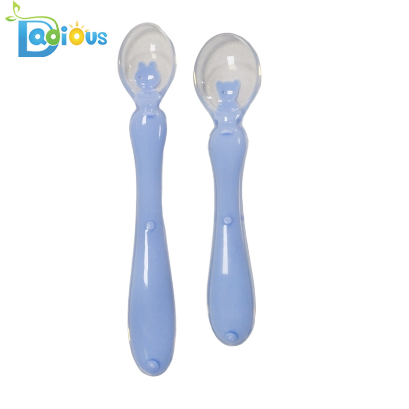Nuevas ideas de productos Cucharas de bebé de punta suave BPA gratis Cuchara de silicona Cucharas de bebé de silicona de grado alimenticio para niños pequeños