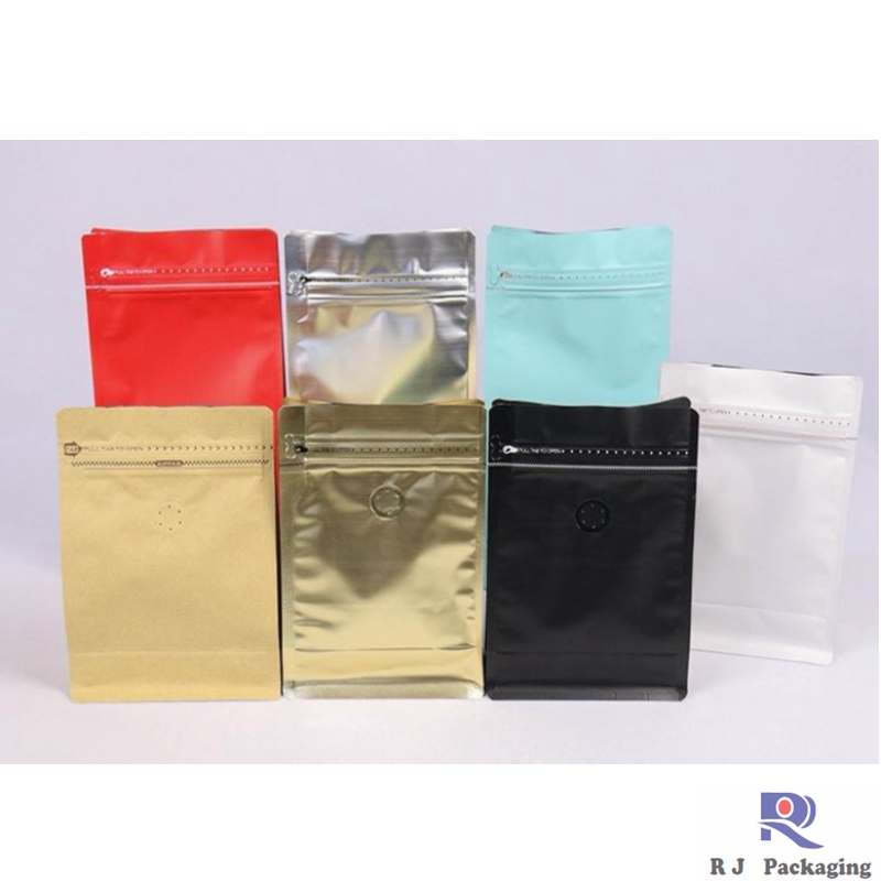 Bolsas planas selladas con cierre de bolsillo para animales domésticos u otros alimentos.