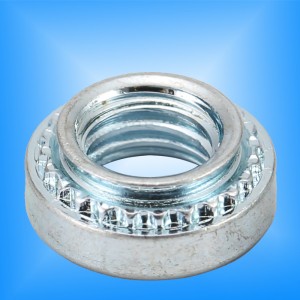 Tuercas de autocierre