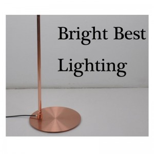 Lámpara de pie con función de ajuste y base plana