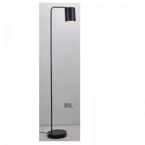 Lámpara de pie con pantalla metálica y función de ajuste de pantalla