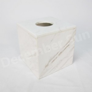 Elegante y elegante conjunto de accesorios de baño de mármol blanco.