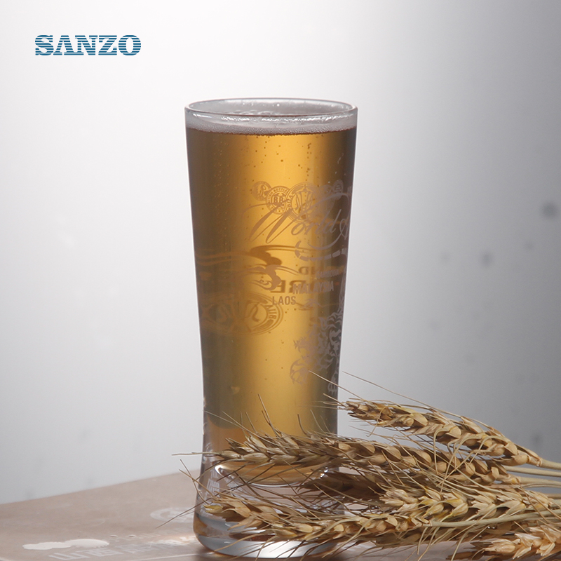 Sanzo 150ml Girl Body Glass Jarra de cerveza Color Jarra de cerveza Vaso de cerveza sin plomo con logotipo