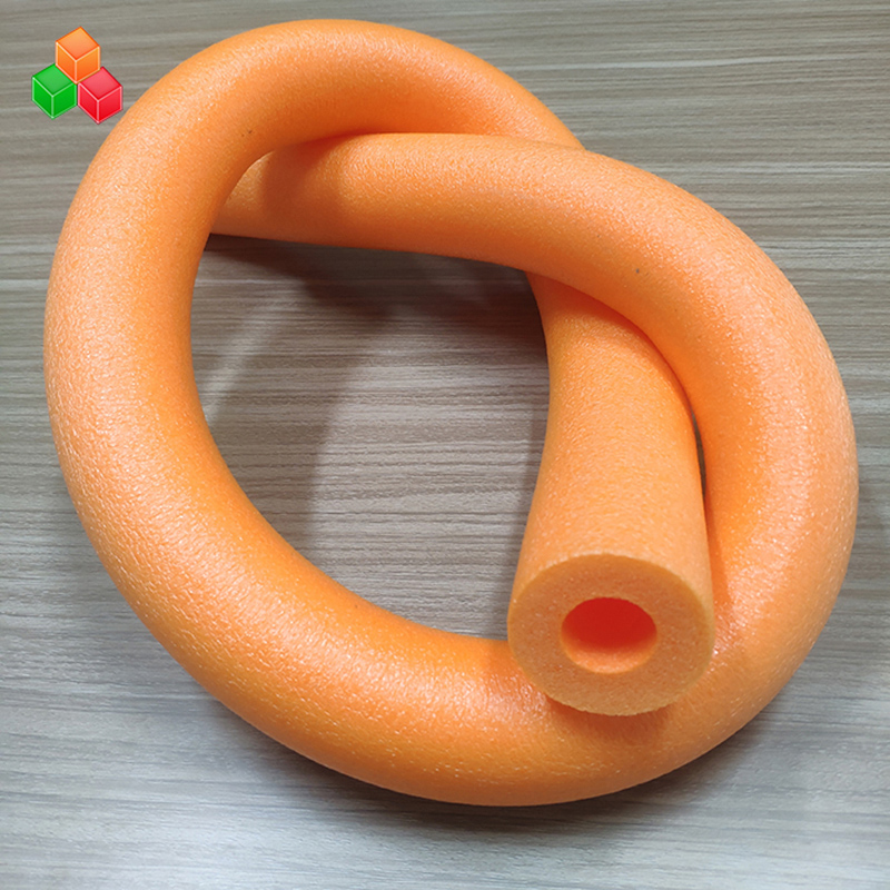 Dongguan logotipo personalizado forma ROHS 10 mm 20 mm blanco expandido epe espuma de polietileno tubo de varilla de respaldo tubo de fideos para niños / adultos