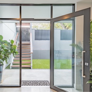 PUERTAS CON BISAGRAS