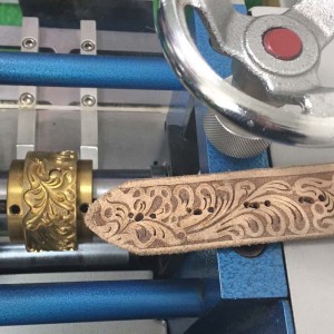 máquina de estampado de rodillos de cuero