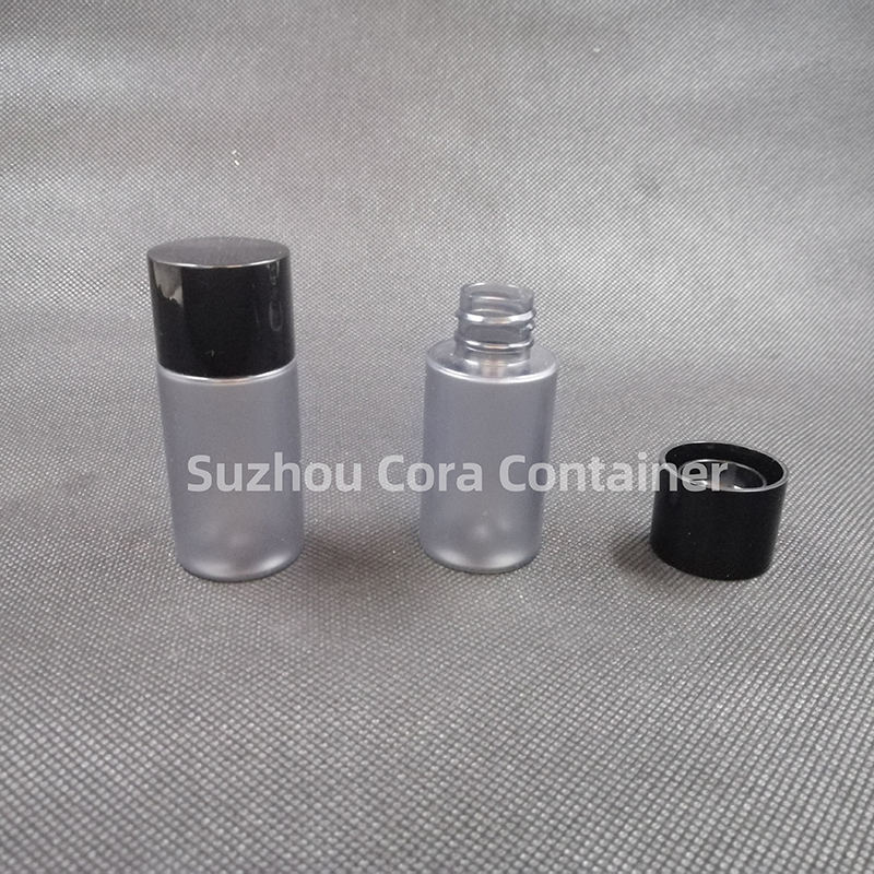 40 ml de talla de cuello 20 mm. PET plástico maquillador, tapa giratoria.