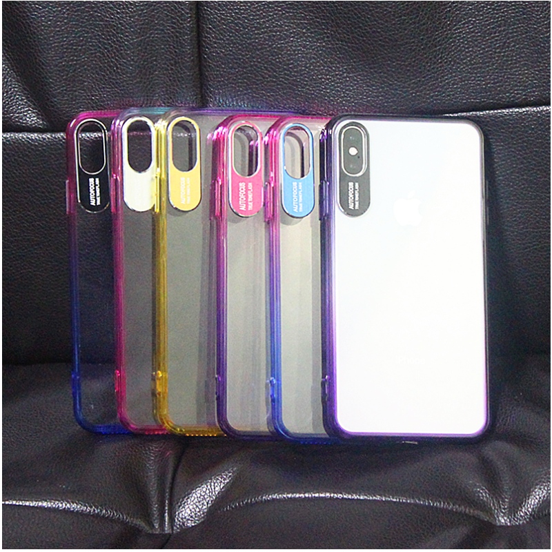 Color cambia gradualmente la funda del teléfono móvil para iPhone X / XS con protector de cámara de metal