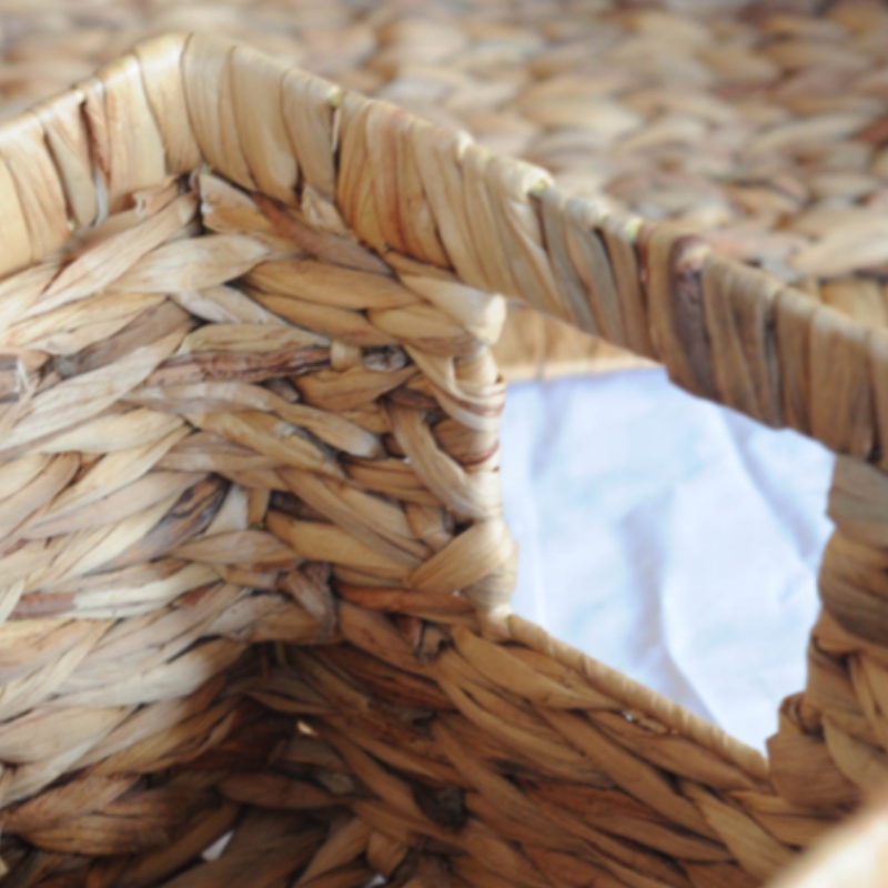 Canasta de jacinto de agua