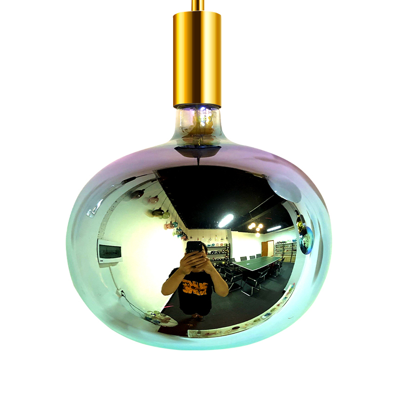 G 200 - 4w decorado con lámparas de alambre de púas interiores y exteriores