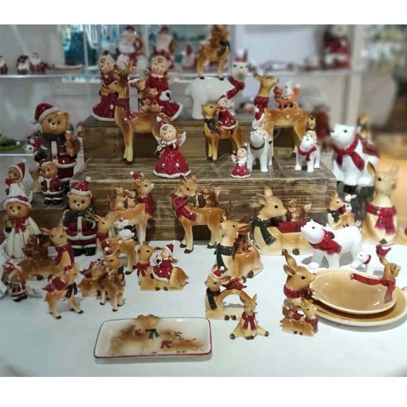 Amplia gama de piezas de decoración navideña de cerámica pintadas a mano
