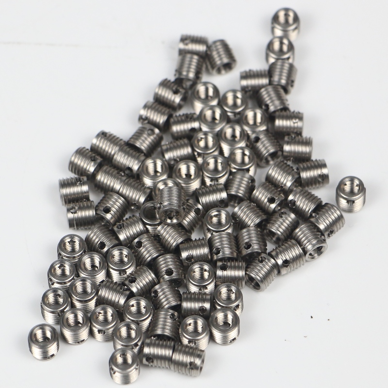 307 000 060.500 307 M6 * 1 * 10 * 1.25 * 8L insertos de rosca autorroscantes con 3 agujeros sin rebabas 500K stock