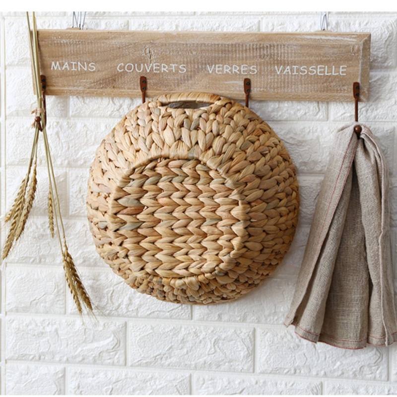 Cesta de jacinto de agua tejida