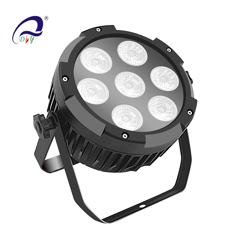 Pl17. Siete lámparas LED par impermeables.