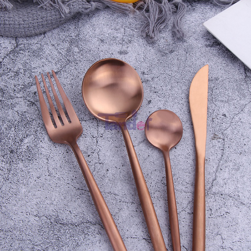 Juego de cubiertos chapado en esmalte mate Cubiertos de oro rosa