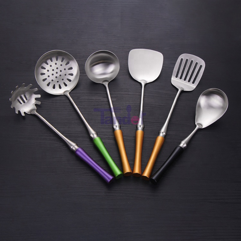Juego de utensilios de cocina de acero inoxidable Juego de utensilios de cocina accesorios con soporte