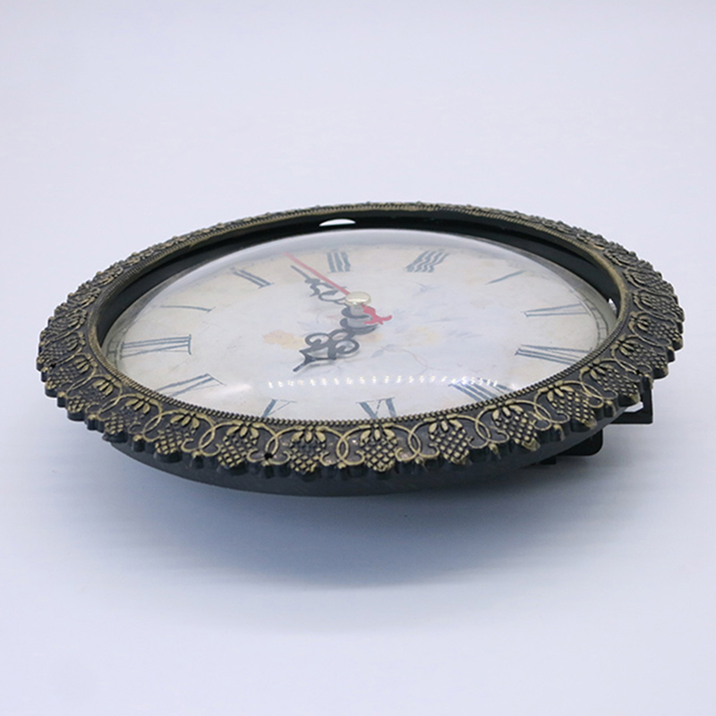 Un reloj de uvas movedizas de 150 mm de diámetro.