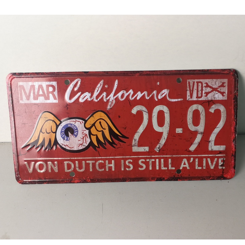 Placa de matrícula del coche de metal en relieve