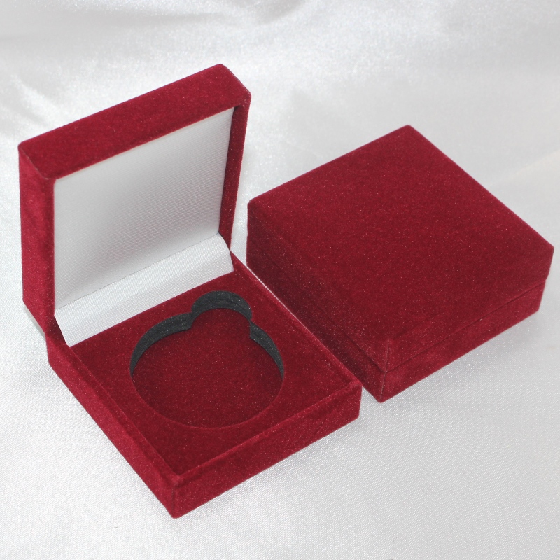 Proyecto V - 04 cajas de cuero de poliuretano cuadrado con monedas y insignias, gemelos, corbatas, etc., mm.63 * 68 * 28, unos 50 gramos más.