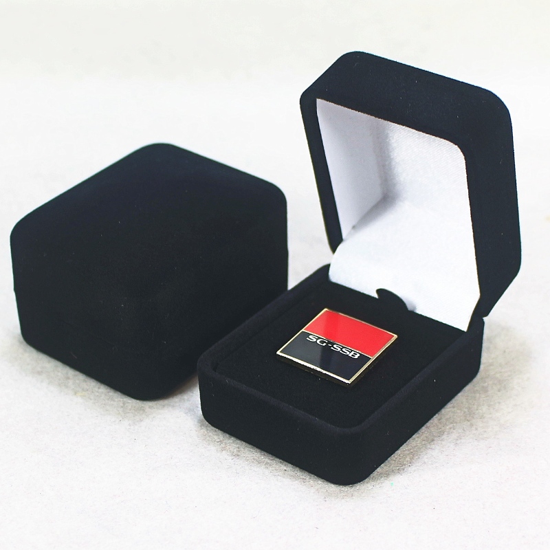 Artículo F-20 Caja de terciopelo de forma redonda para anillo, insignia o moneda, mm. 45 * 55 * 38, pesa alrededor de 32 g