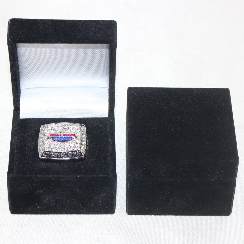 Artículo V-08 caja de franela cuadrada para monedas de 25-38 mm de diámetro, placa, anillo grande, etc. mm. 60 * 60 * 48, pesa aproximadamente 63 g