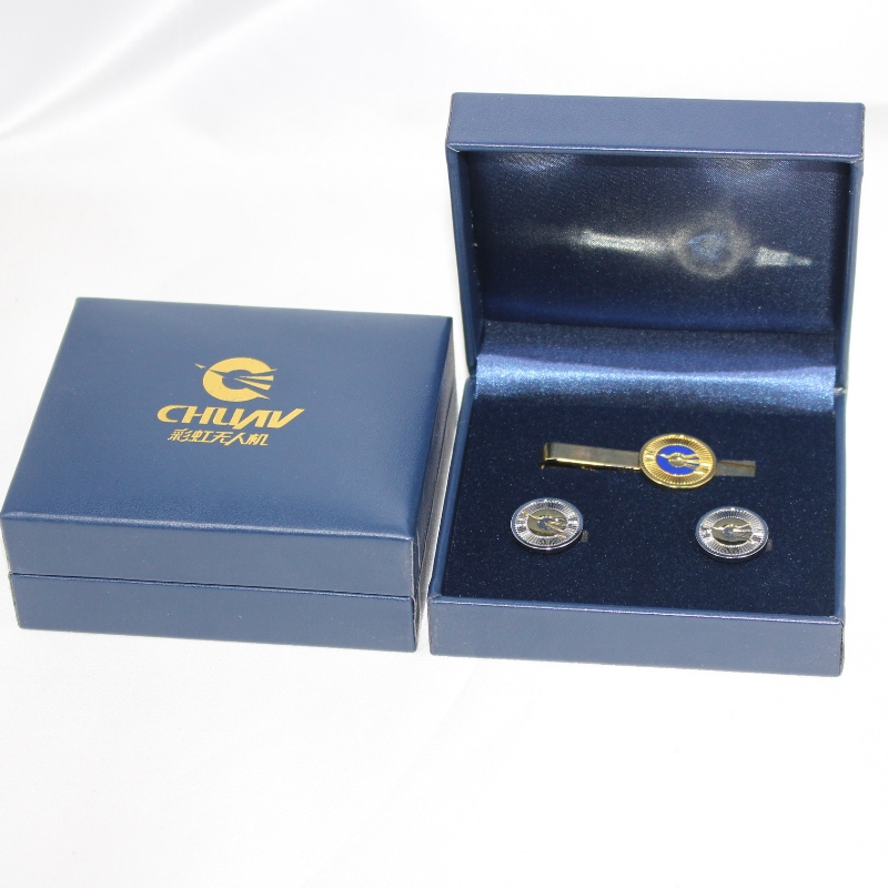 Artículo V-09 rectángulo Cuero sintético Caja de papel para monedas de 50-60 mm, gemelos, alfiler de corbata, insignia, etc. mm. 98 * 84 * 38, pesa alrededor de 105 g